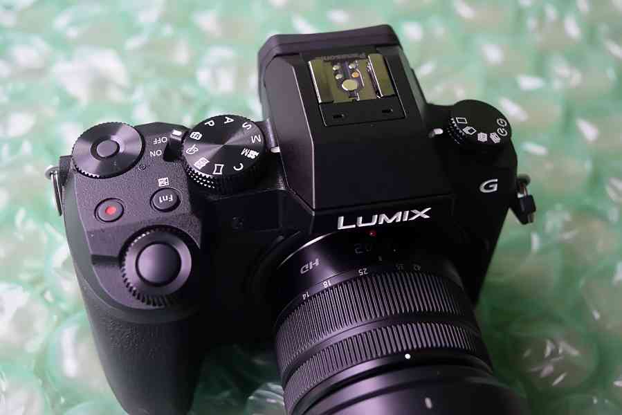 Panasonic Lumix G7 Mirrorless Camera 4k with 14-42mm lens picture
