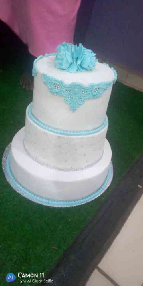 Zeepha cakes and chops picture