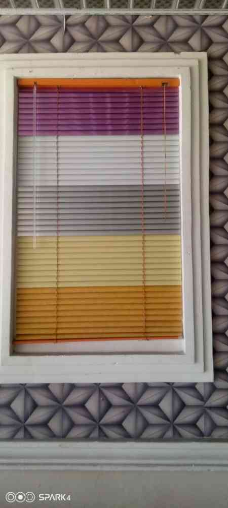 Day and night window blind