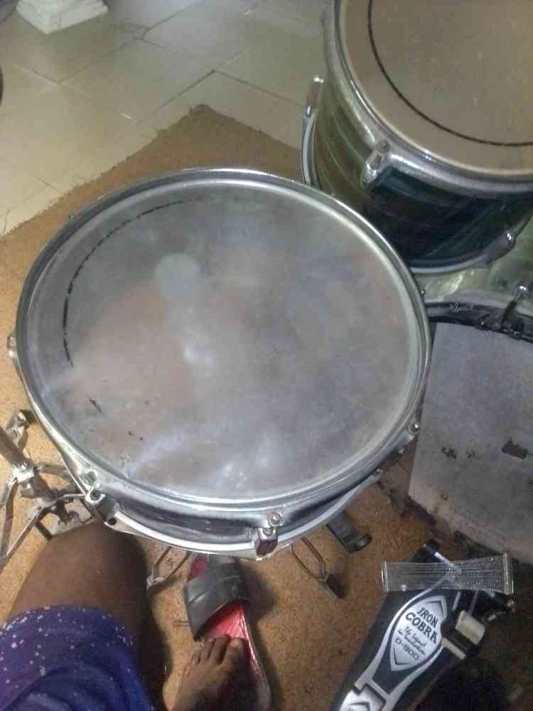 We repair all kinds of drum set picture