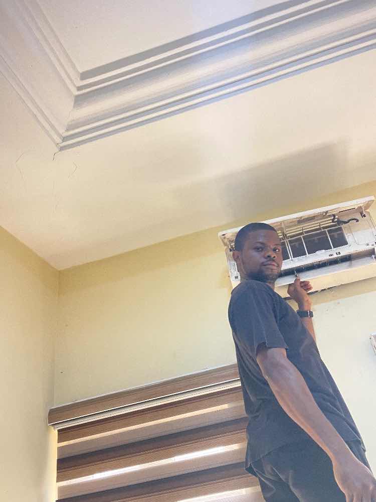 E&m multi-service picture