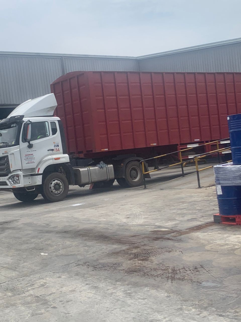 affordable truck and bus for hire