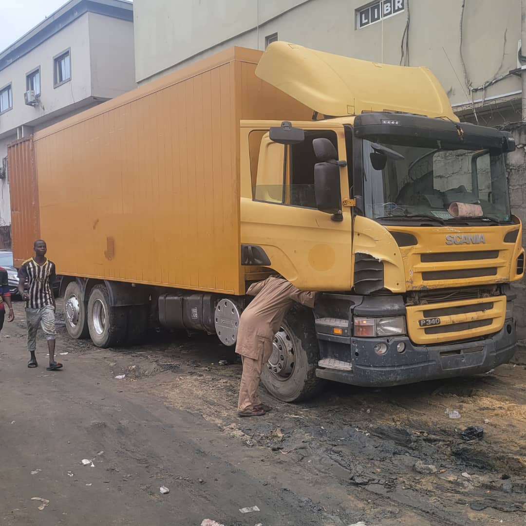 affordable truck and bus for hire