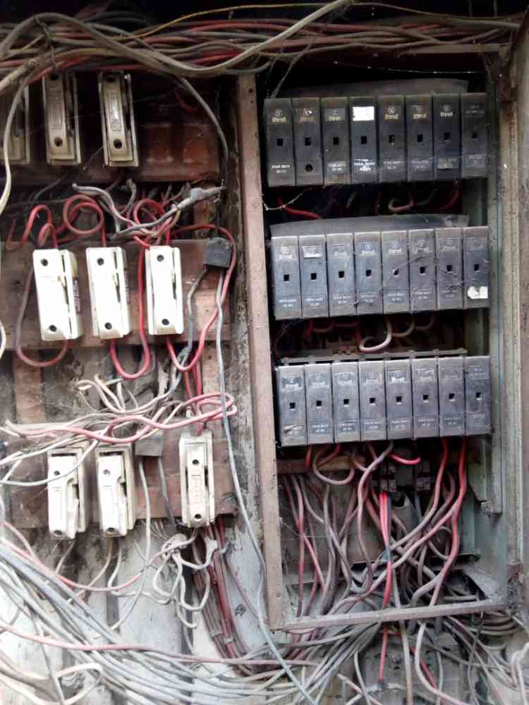 Olanrewaju electrical engineer services picture